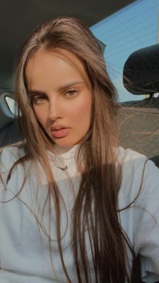 Look through escort pictures of Roxanne on sexdubai.club