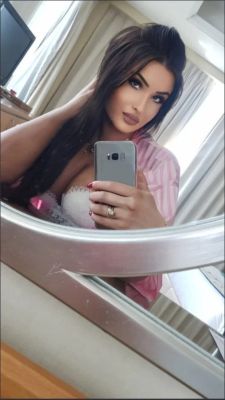 Cheap incall escort invites you to her place in UAE