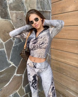Escort top model girl Haley (weight 55 kg, height 161 cm)