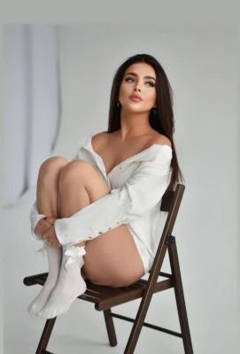 Aisha, age: 31 height: 178, weight: 77