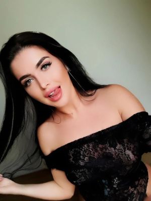 Aisha for happy massage in Dubai