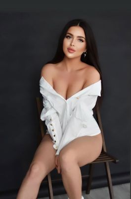 Elite escort in Dubai: Aisha for VIP service