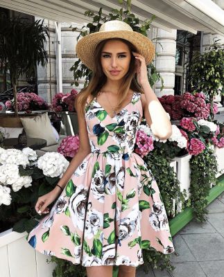 Cosette (Dubai), sexual photo