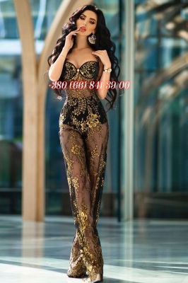A call girl Kass in Dubai for AED 3000