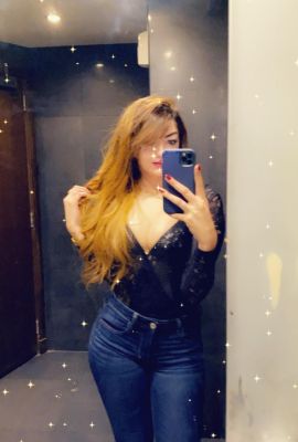 Enjoy Dubai sex massage done by escort Blue