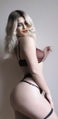Hot Dubai girl Nelly sucks for AED 3000