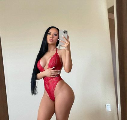 VIP treatment from 23 year-old elite escort Bradie