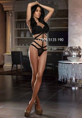Escort babe Anneliese in Dubai