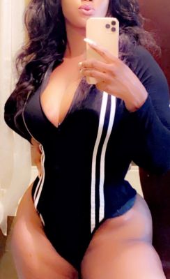 Independent massage escort in UAE: Melanie — professional service from AED 1500