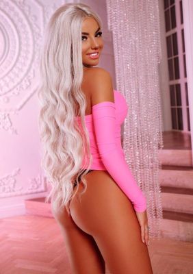 Find escorts on sexdubai.club: book your time with kinky Talin