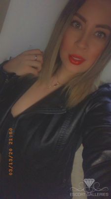 Invite UAE outcall escort Veda to your flat or hotel room