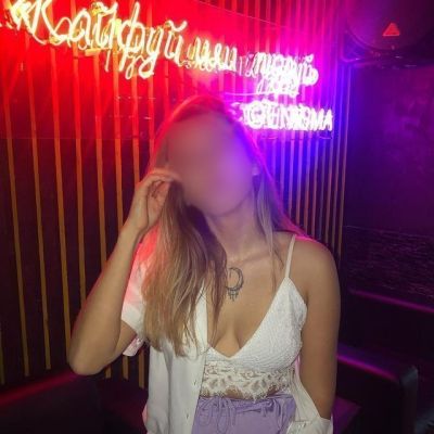 Enjoy Dubai sex massage done by escort Laverne