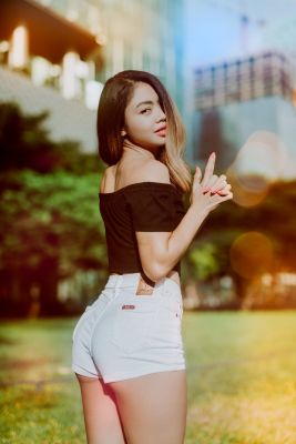 24 hour escort Nadetta in Dubai is waiting for a call