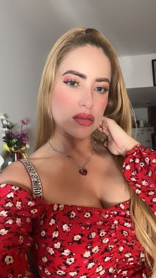Dominant escort Brenda, price from AED 2500/hr