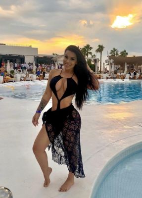 Fetish escort in Dubai meets her clients 24 7