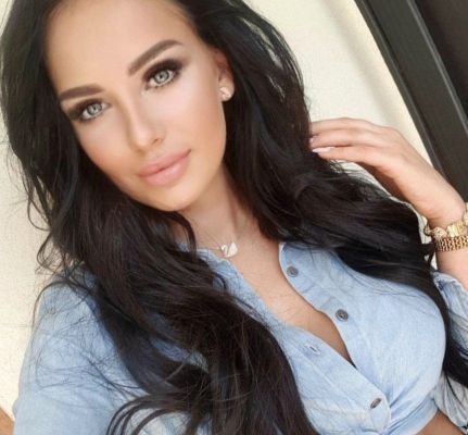 Independent asian escort in Dubai: Kate available 24 7