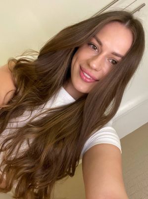 Cunnilingus from a lesbian prostitute Janine