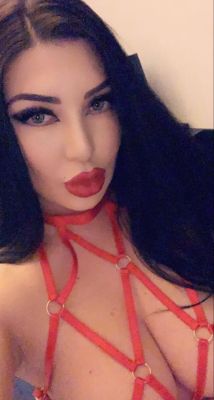 Cheap outcall escort Olive will visit you in Dubai for sex