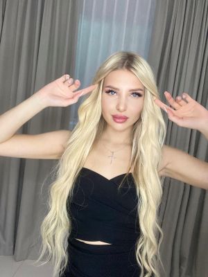 Loana, 24 y.o