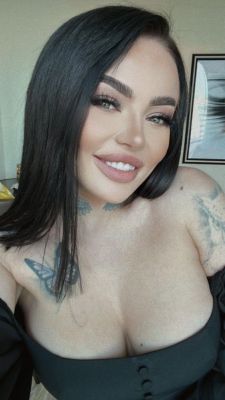 Pretty Lorenza for escort adult entertainment in Dubai