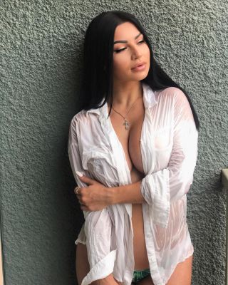 Blowjob from ebony escort in Dubai for AED 3000