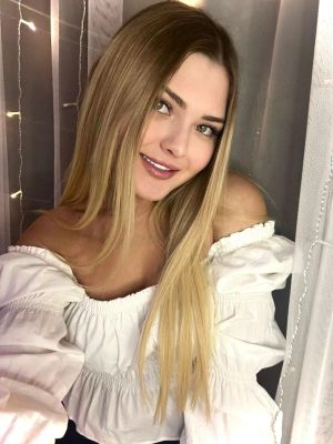 Dubai independent escort Ann sucks for AED 1500