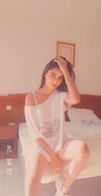 Meet teen escort in UAE - 21 y.o. Xanthe