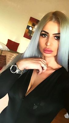 Dubai escort for A-Level sex: Mercedes (67 kg, 171 cm)