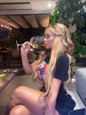 Dubai site escort Paula is available online