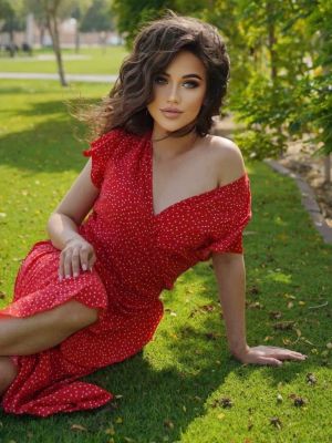 Talin is one of the cheap call girls in UAE. Sex from AED 2500 