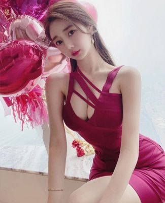 VIP treatment from 24 year-old elite escort Piper