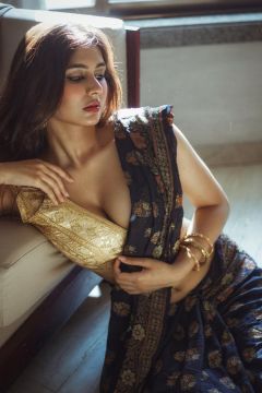 Cheap escort in Dubai: Sania Sandhu available on sexdubai.club