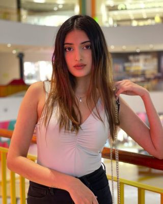 Pretty Priya Indian model for escort adult entertainment in Dubai