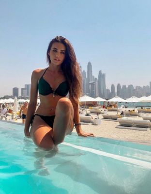 Dubai independent escort Lisami sucks for AED 12000