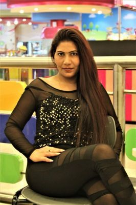 Call gils Dubai — escort Pooja
