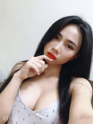 Anna (Dubai), sexual photo