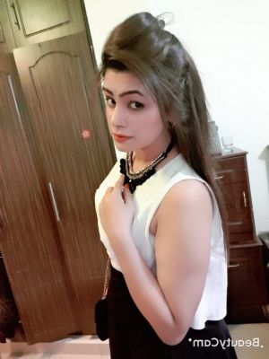 Indian Busty girl, 20, Dubai, 