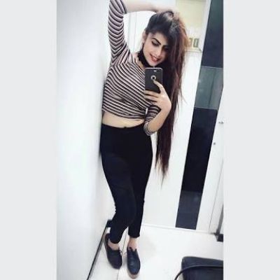 Model Jennie , phone. +971 05 661 79775