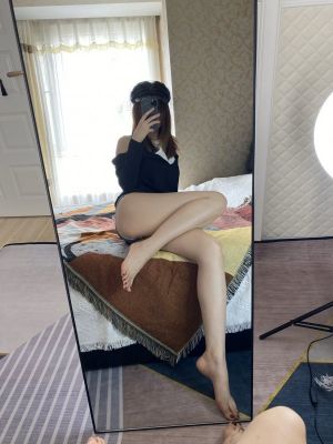 Kim Nana, profile pictures