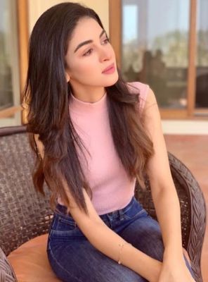 The best of escort women in Dubai - Pinky Indian model , 21 y.o.