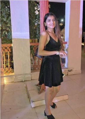 One of the hottest call girls Dubai has in store — sexy Pallavi model, 168 cm, 51 kg