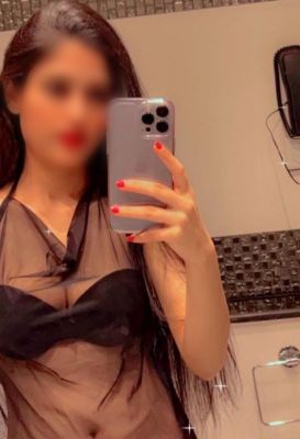 Elite model from Dubai: Muskan with photos and reviews